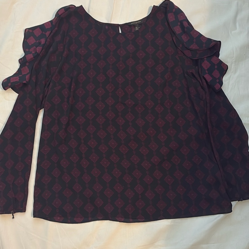 Banana Republic Printed long sleeve cold shoulder blouse SZ XL